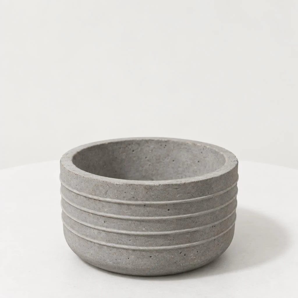 Maceta de concreto Domo, textura Anillos, vista de estudio