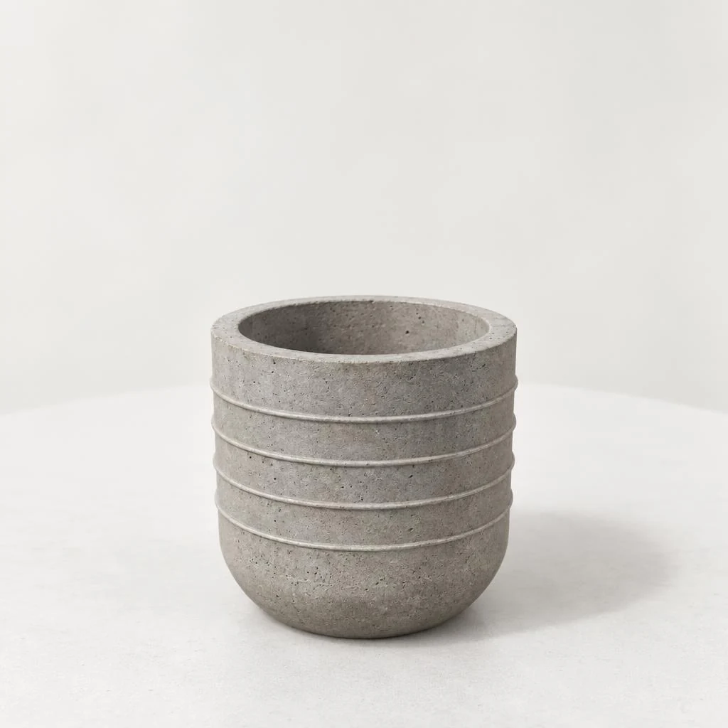 Maceta de concreto Mediana, textura Anillos, vista de estudio